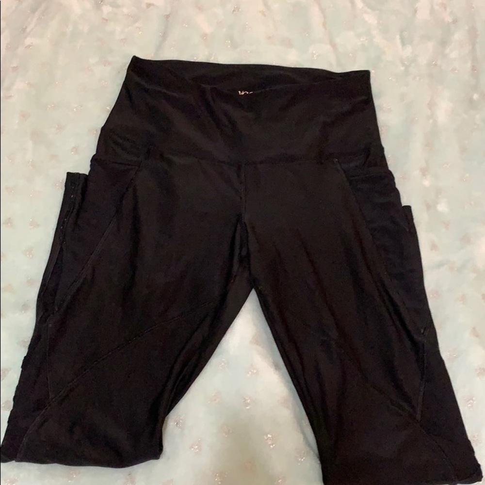Black sport leggings